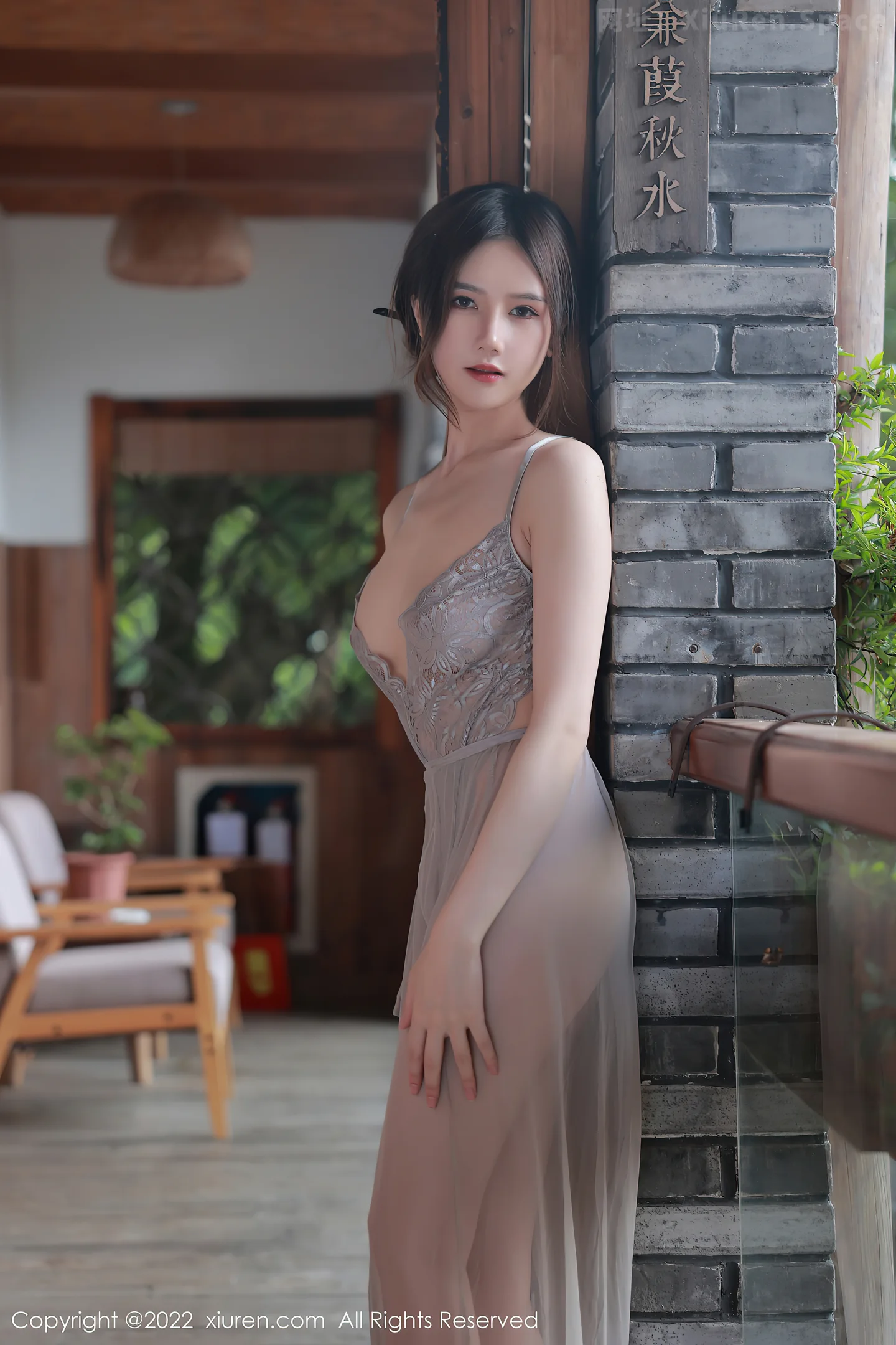 图片[4]-[XiuRen秀人网] VOL.5660 模特古月小同学性感浅色薄纱吊带长裙透视秀豪乳翘臀诱惑写真63P-秀人网官方网站